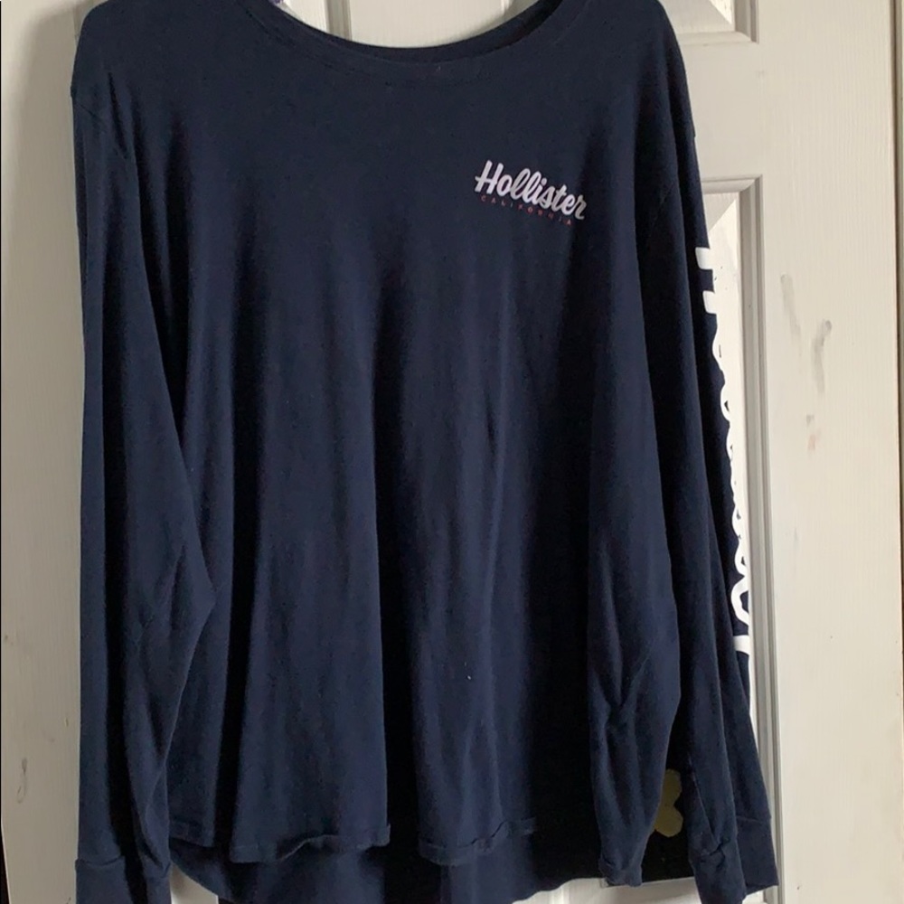navy blue Hollister top